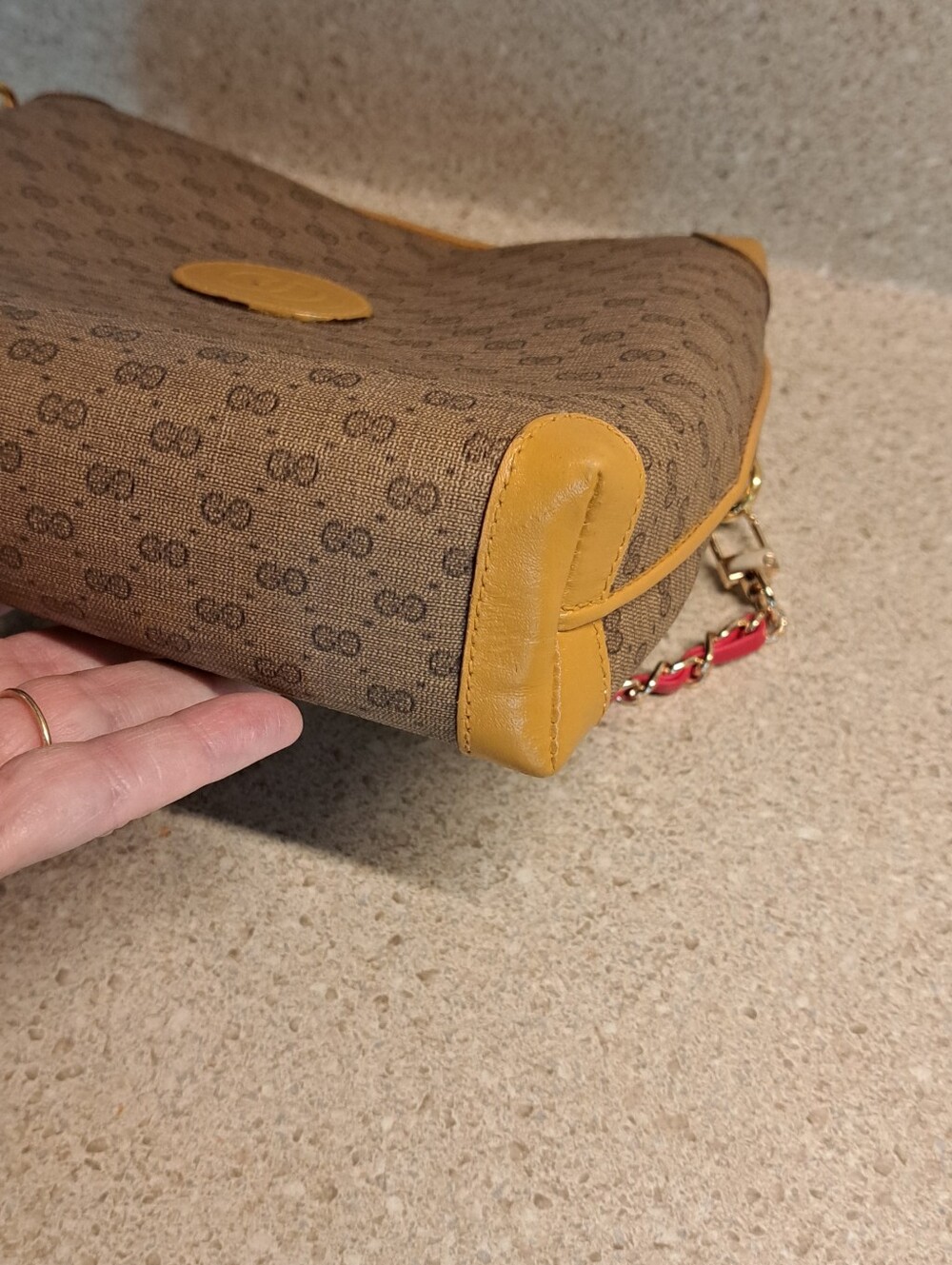 Gucci Shoulder Bag - Picture 6 of 13